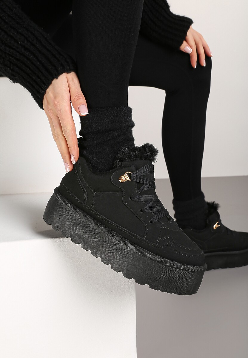 Czarne Sneakersy Stylizowane na Śniegowce Ozdobione Futerkiem Maviena