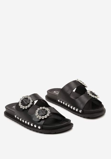 Czarne Klapki Ozdobione Nitami i Cyrkoniami na Sprzączkach Tsunade