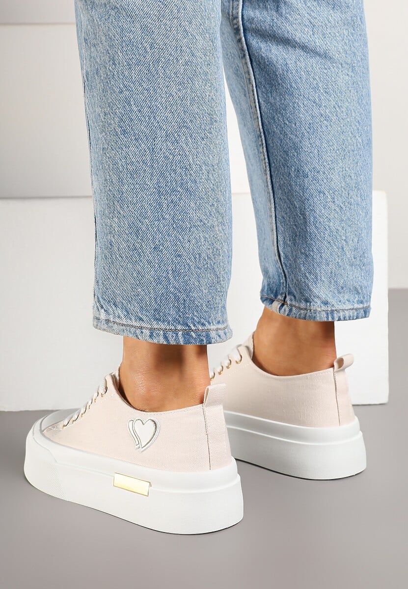 Beżowe Trampki na Platformie z Metalicznymi Sercami Florvila