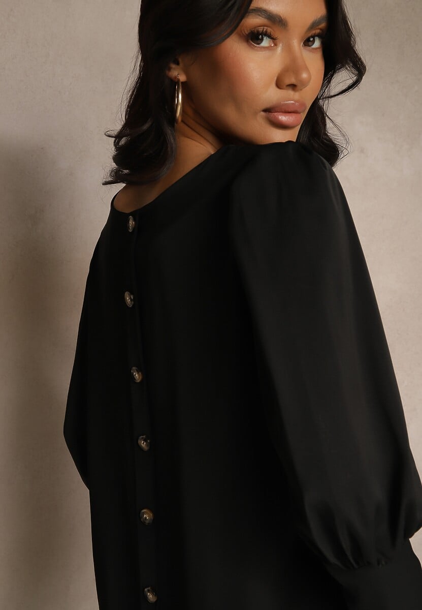 Czarna Bluzka o Kroju Nietoperza Ozdobiona z Tyłu Guzikami Jenisena