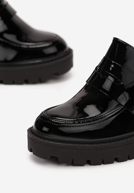 Czarne Lakierowane Mokasyny na Słupkowym Obcasie i Grubej Podeszwie Dimere