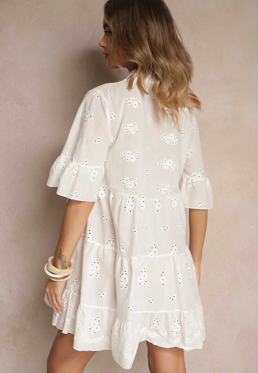 Biała Rozkloszowana Sukienka Koszulowa z Bawełny Zdobiona Haftem i Falbanami Filarosa