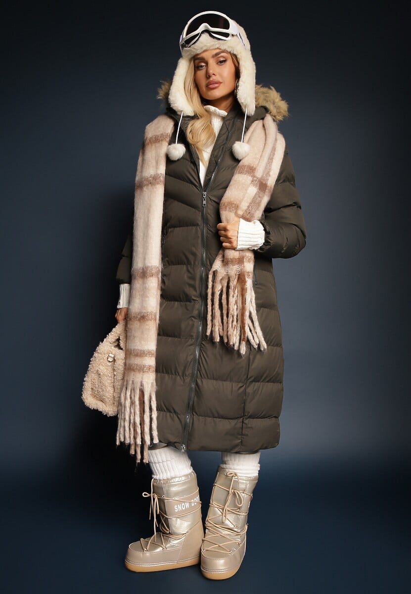 Ciemnozielona Kurtka Zimowa z Pikowanymi Przeszyciami i Kapturem z Futrem Alirina