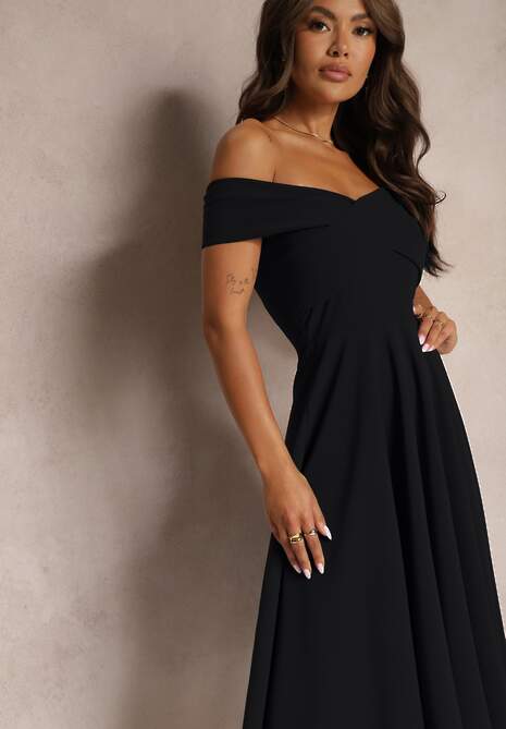 Czarna Sukienka z Hiszpańskim Dekoltem o Rozkloszowanym Kroju Pelorea