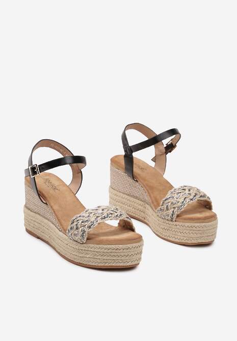 Czarne Sandały na Koturnie z Plecionki Ozdobione Metaliczną Nicią Zapinane na Sprzączkę Julalia