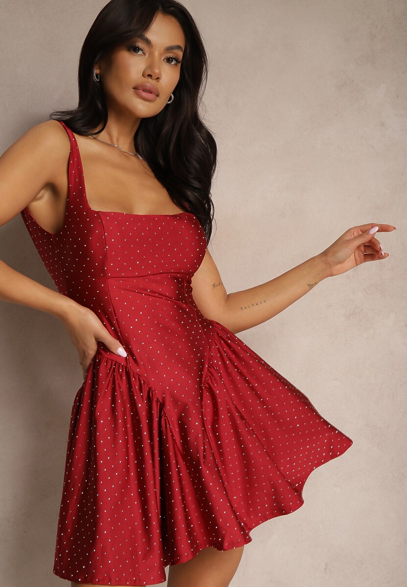 Bordowa Sukienka Ozdobiona Cyrkoniami z Kokardą i Usztywnionymi Miseczkami Jesaltia