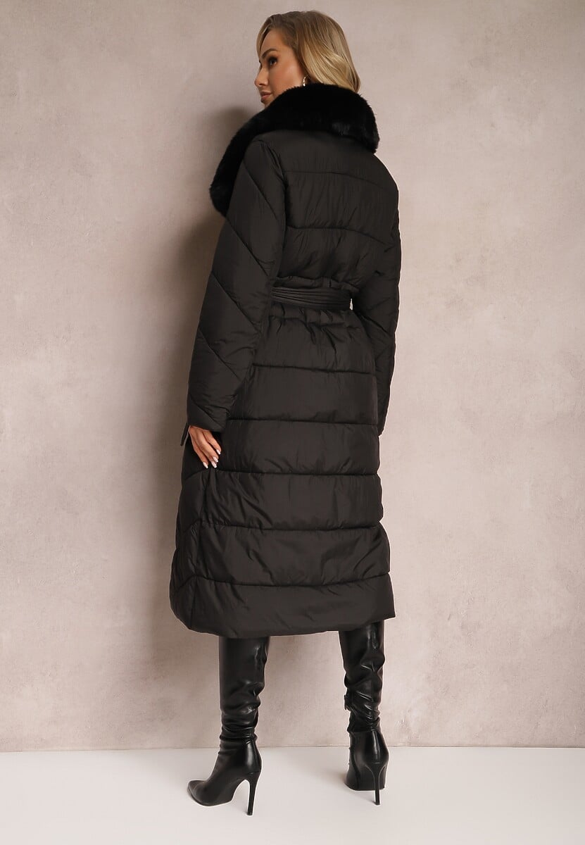 Czarna Pikowana Kurtka Płaszcz typu Płaszcz z Futrzanym Kołnierzem Odefia