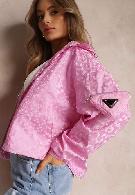 Różowa Kurtka z Zasuwaną Kieszonką na Rękawie i Nieodpinanym Kapturem Evarria