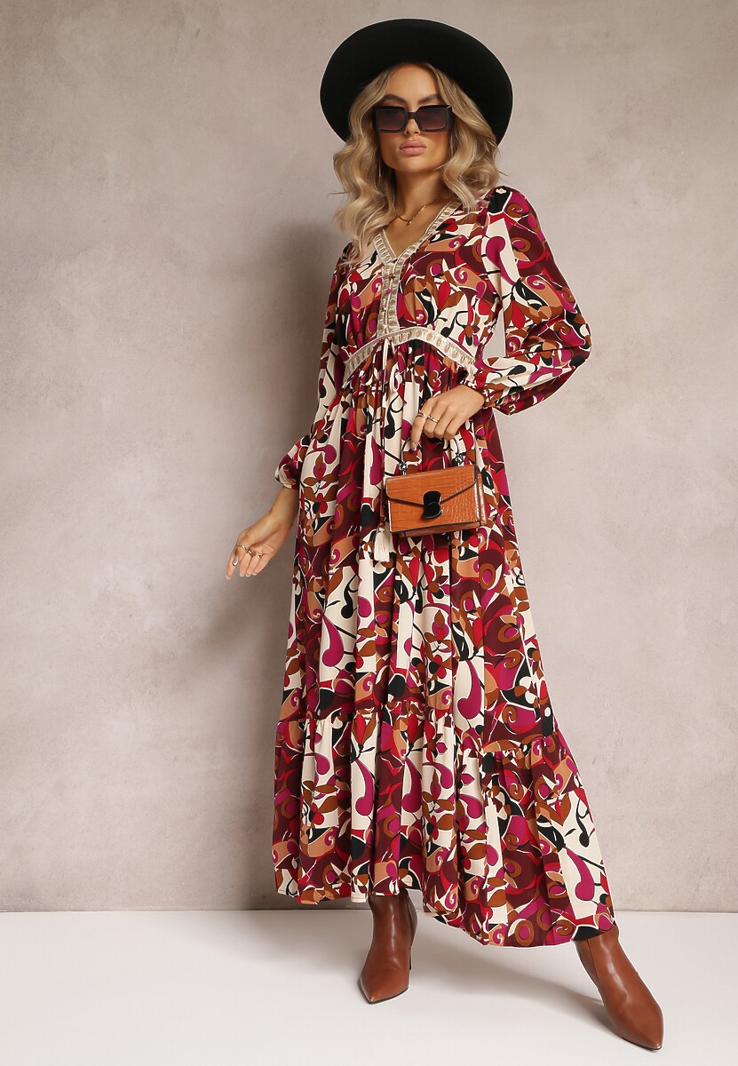 Bordowa Maxi Rozkloszowana Sukienka z Cekinami i Haftowaną Tasiemką Aceija