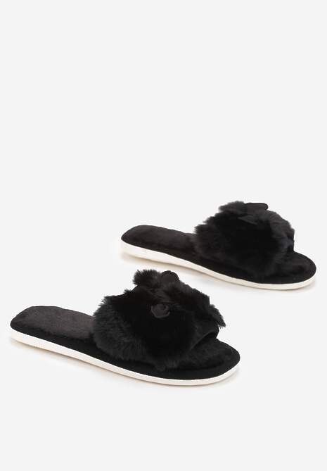 Czarne Kapcie Tryphadia