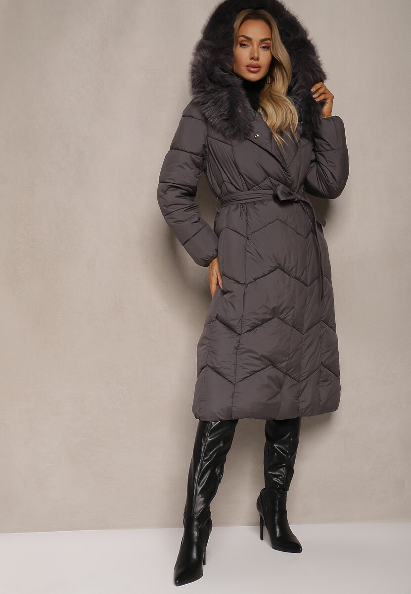 Ciemnoszara Długa Kurtka o Pikowanym Kroju z Kapturem i Odpinanym Futerkiem Ozdobiona Paskiem Vamimora