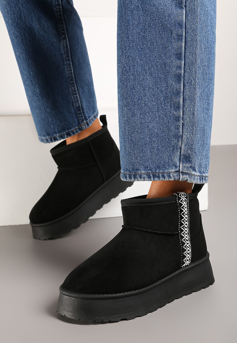 Czarne Krótkie Śniegowce na Platformie z Ozdobną Tasiemką Motavia