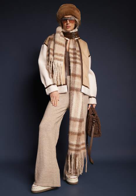 Beżowa Kurtka Pilotka ze Sztucznym Barankowym Futerkiem Phaerehe