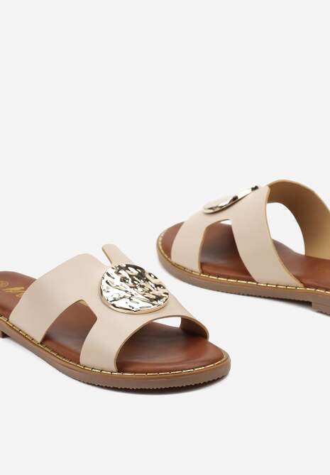 Beżowe Wsuwane Klapki z Ekoskóry z Okrągłą Klamrą Arlevia