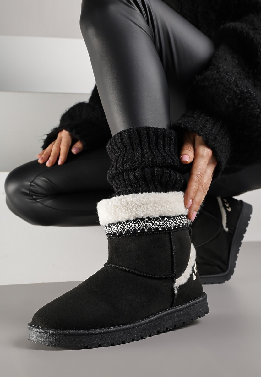 Czarne Śniegowce o Wsuwanym Fasonie z Haftem i Futrem przy Cholewce Mevinadia