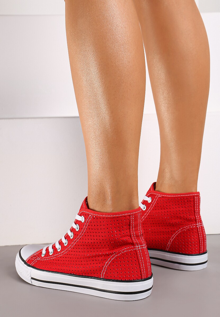 Czerwone Płaskie Trampki z Perforacją Yelagia