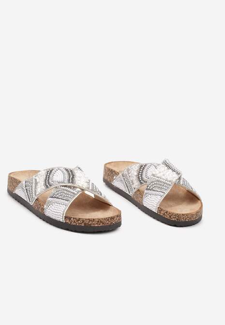 Białe Klapki Ozdobione Perlami i Koralikami na Korkowej Podeszwie Flonia