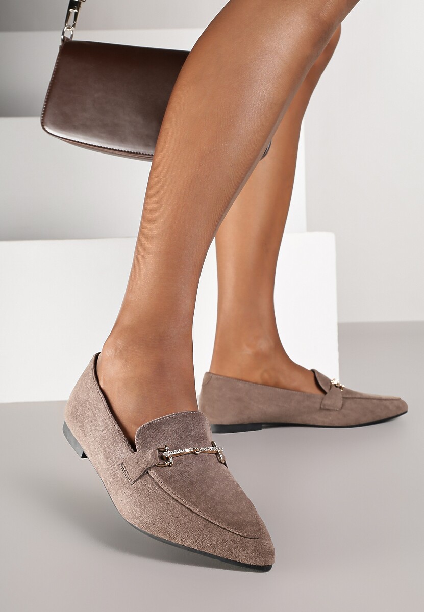 Ciemnobeżowe Mokasyny Vices ze Szpiczastym Noskiem Zdobione Aplikacją Rilosia