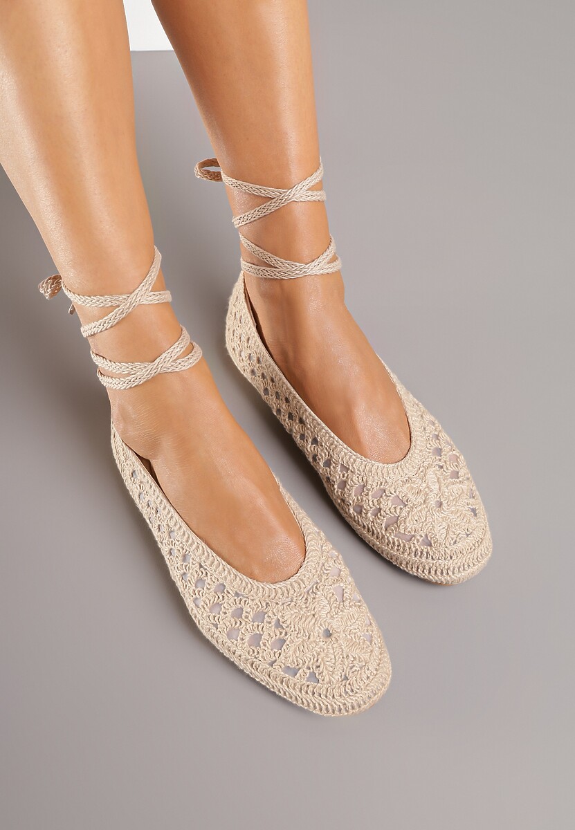 Ciemnobeżowe Balerinki Vices z Szydełkową Cholewką i Wiązaniem Wokół Kostki Ernelia