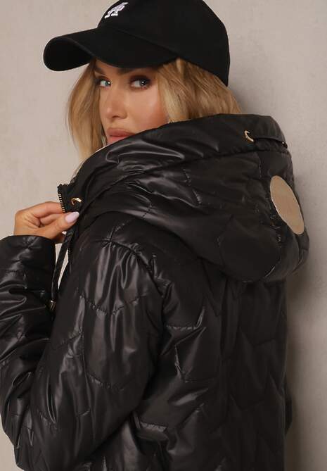 Czarna Pudełkowa Kurtka z Pikowanymi Przeszyciami i Kapturem Telaniela