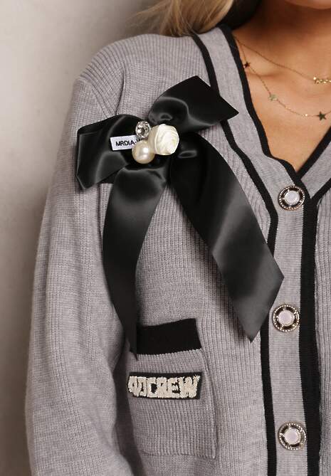 Szary Kardigan z Wiskozy Ozdobiony Naszywkami i Kokardą Chiesa