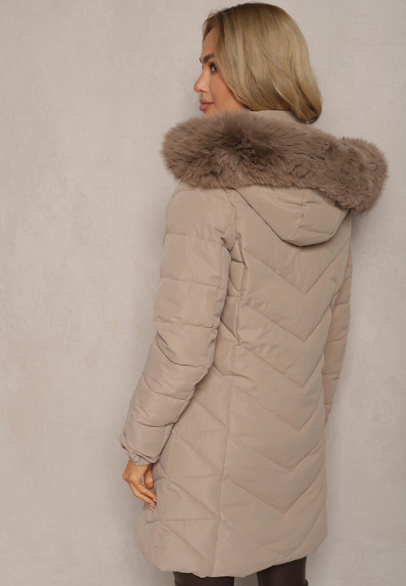 Ciemnobeżowa Długa Kurtka z Pikowanym Wzorem i Odpinanym Futerkiem Raishae