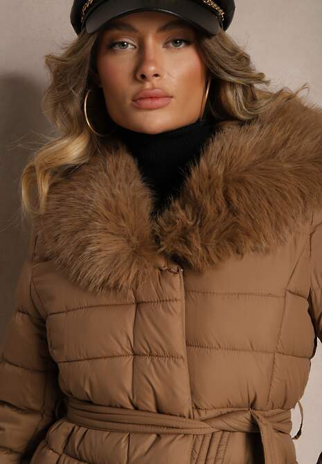 Brązowa Kurtka Pikowana Wiązana w Talii z Futerkiem Odpinanym na Kapturze Firinka