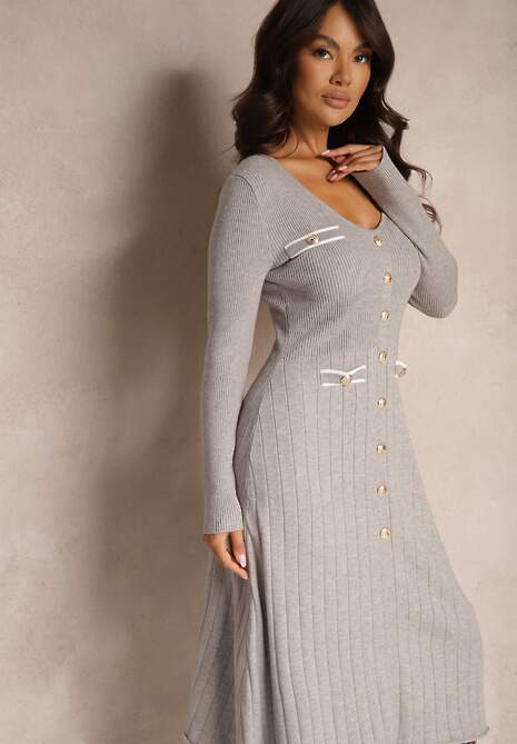 Szara Rozkloszowana Sukienka z Wiskozą Imitacją Kieszeni  i Guzikami Izadria