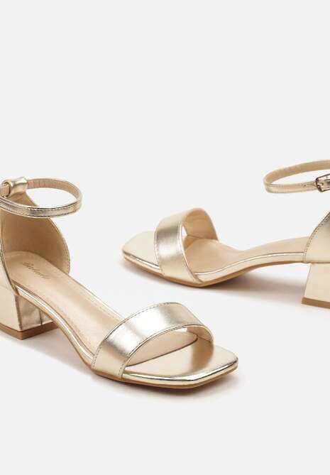 Złote Sandały na Klasycznym Słupku Effiba