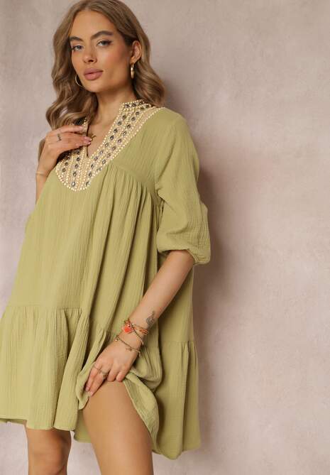 Zielona Rozkloszowana Sukienka Mini Ozdobiona Plecionką Przy Dekolcie Rufta