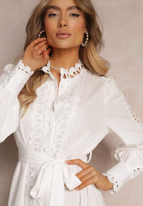 Biała Sukienka Midi z Ażurowymi Wstawkami i Wiązanym Paskiem Hudo