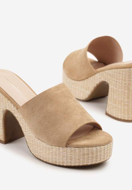 Ciemnobeżowe Klapki na Słupkowym Obcasie z Cholewką z Ekozamszu Voerina