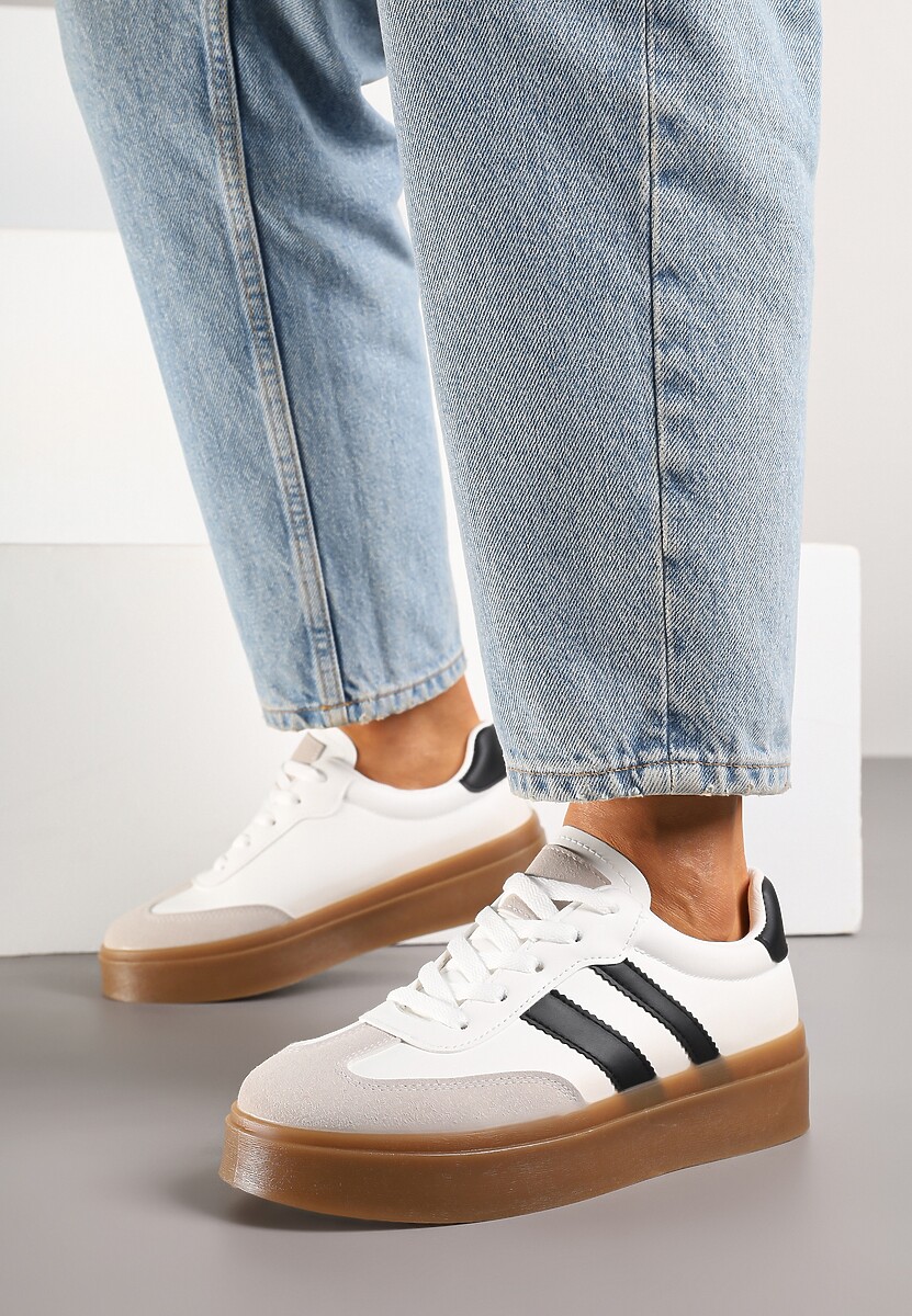 Biało-Czarne Sneakersy na Kauczukowej Podeszwie Ozdobione Paskami Nilimea