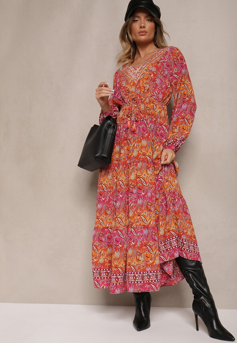 Czerwona Sukienka z Dekoltem w V o Rozkloszowanym Fasonie w Print Paisley Akka
