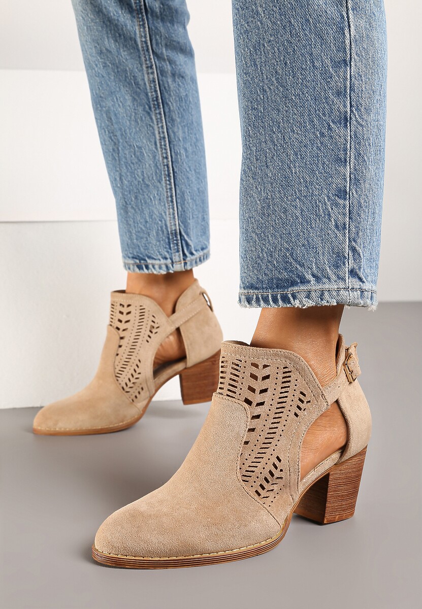 Jasnobeżowe Ażurowe Botki Vices na Słupku w Stylu Kowbojek Ozdobione Wycięciem Isfedi