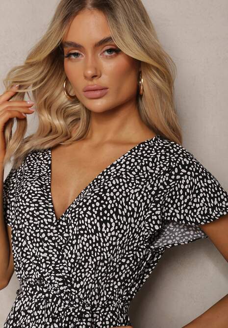 Czarno-Biała Sukienka Maxi z Gumką w Pasie i Kopertowym Dekoltem w Kropki Miretell