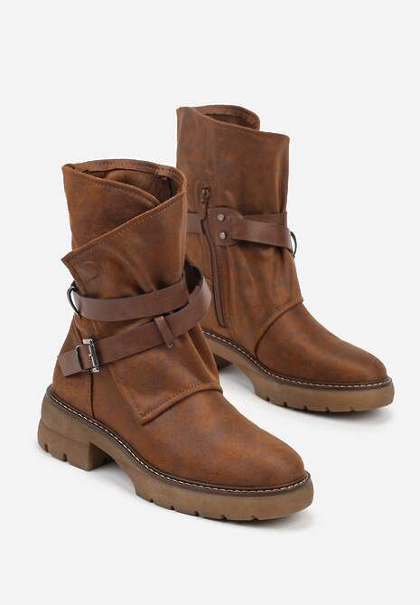 Ciemnobeżowe Botki z Nieregularną Cholewką Zdobioną Paskami i Sprzączkami Zinbelle