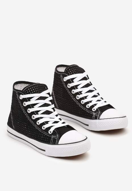 Czarne Płaskie Trampki z Perforacją Yelagia