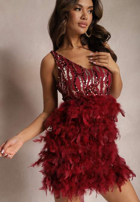 Czerwona Sukienka na Ramiączkach w Cekiny i Pióra Delinia