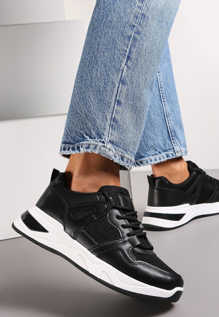 Czarne Sneakersy na Ozdobnej Podeszwie ze Sznurowaniem Clarie