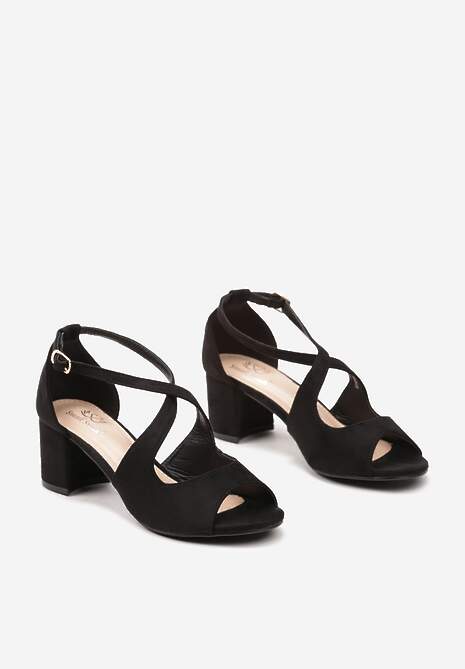 Czarne Sandały na Słupku z Imitacji Zamszu i Skrzyżowanymi Paskami Halcione