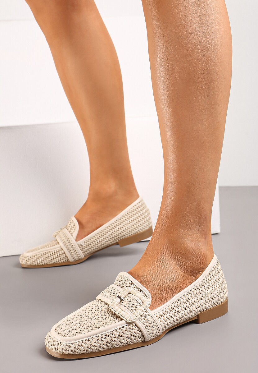 Beżowe Mokasyny z Szeroką Klamrą Nawina