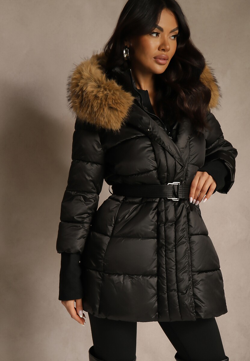 Beżowa Pikowana Kurtka z Paskiem i Kapturem z Futerkiem Lilittia