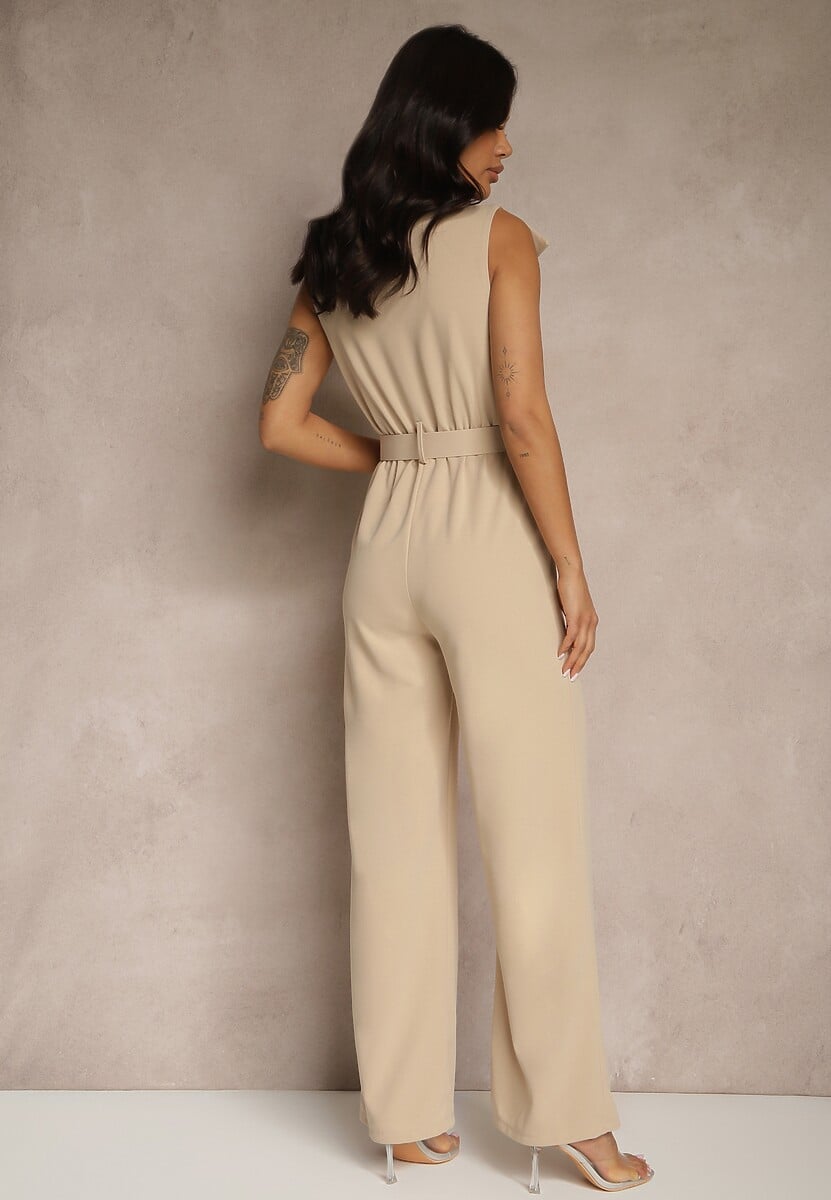 Beżowy Kombinezon z Dekoltem w Łódkę Guzikami i Paskiem Galissela