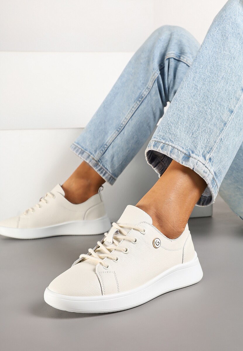 Beżowe Skórzane Sneakersy Zdobione Minimalistyczną Aplikacją Velotina