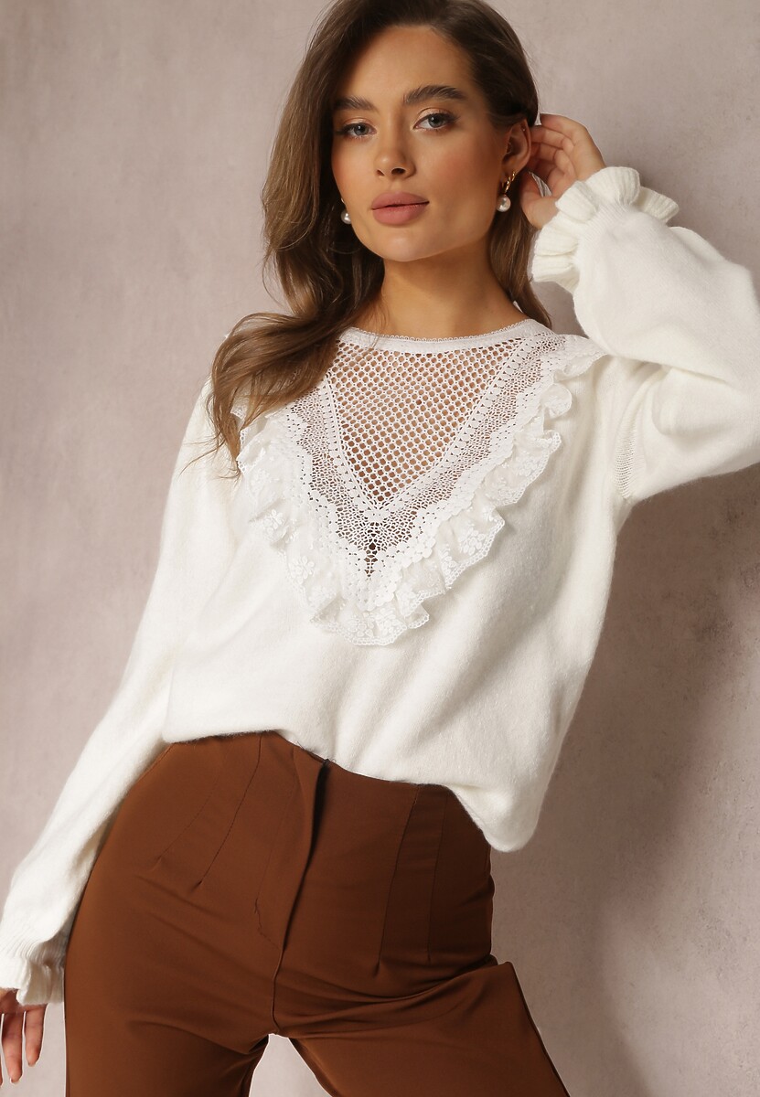 Biały Sweter z Falbankami i Ażurową Koronką Vegu