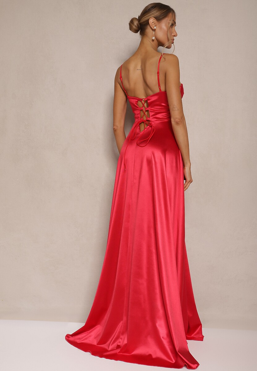 Czerwona Sukienka na Ramiączkach o Rozkloszowanym Kroju z Wiązaniem na Plecach Katirione