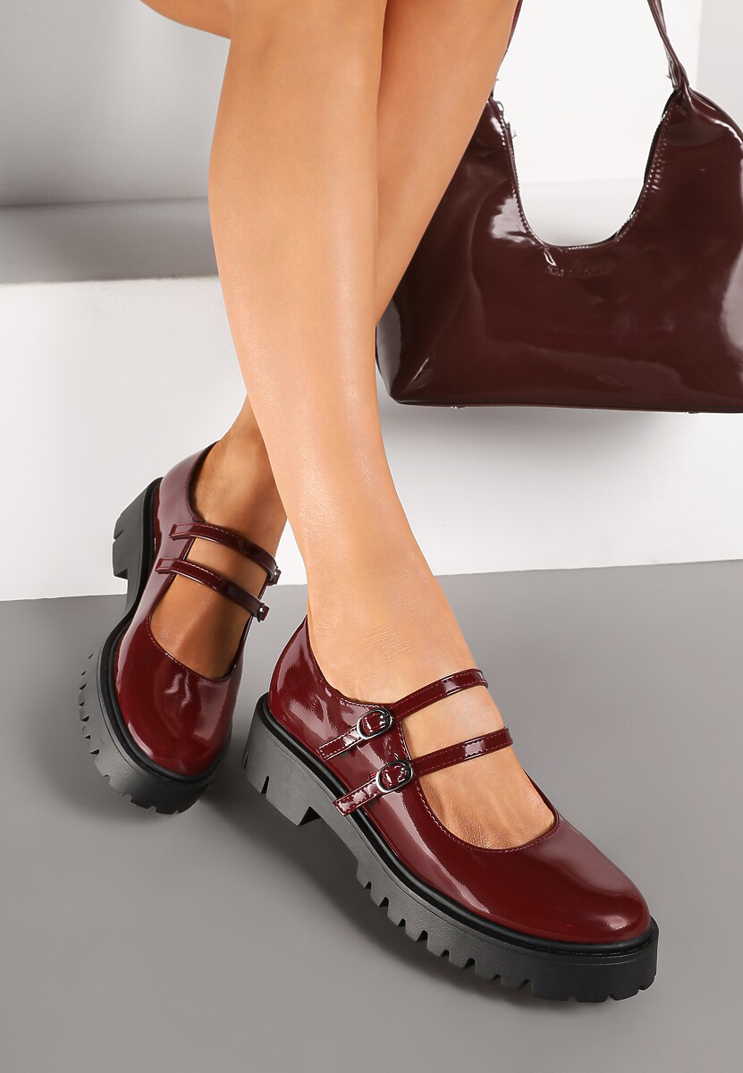 Bordowe Półbuty Lakierowane na Platformie Ozdobione Sprzączkami Nevauna