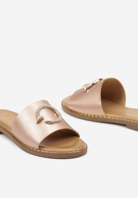 Szampańskie Klapki z Płaską Podeszwą Ozdobione Biżuteryjną Klamerką Lediana
