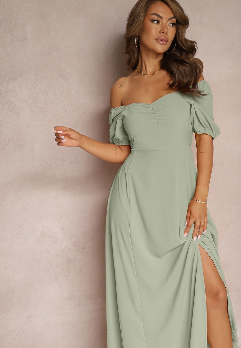 Zielona Sukienka Wieczorowa z Hiszpańskim Dekoltem i Rozcięciem Vikiya